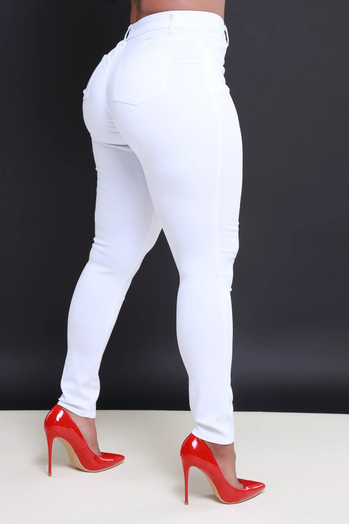 Blacklist Butt Lifting Mid Rise Stretchy Jeans - White